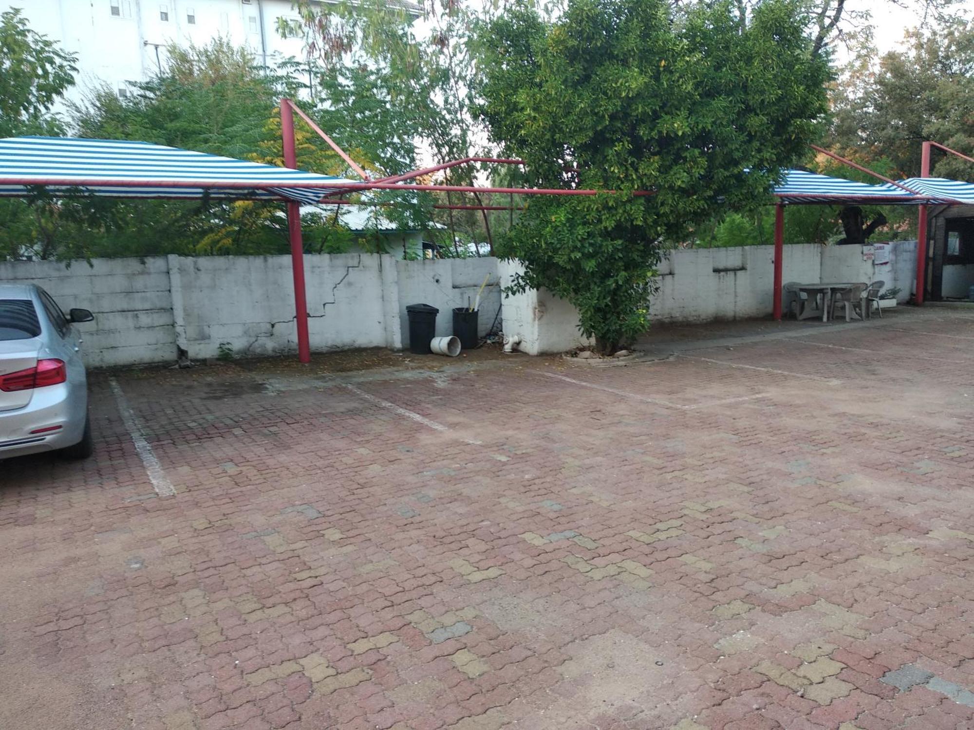 Brackendene Lodge 가보로네 외부 사진