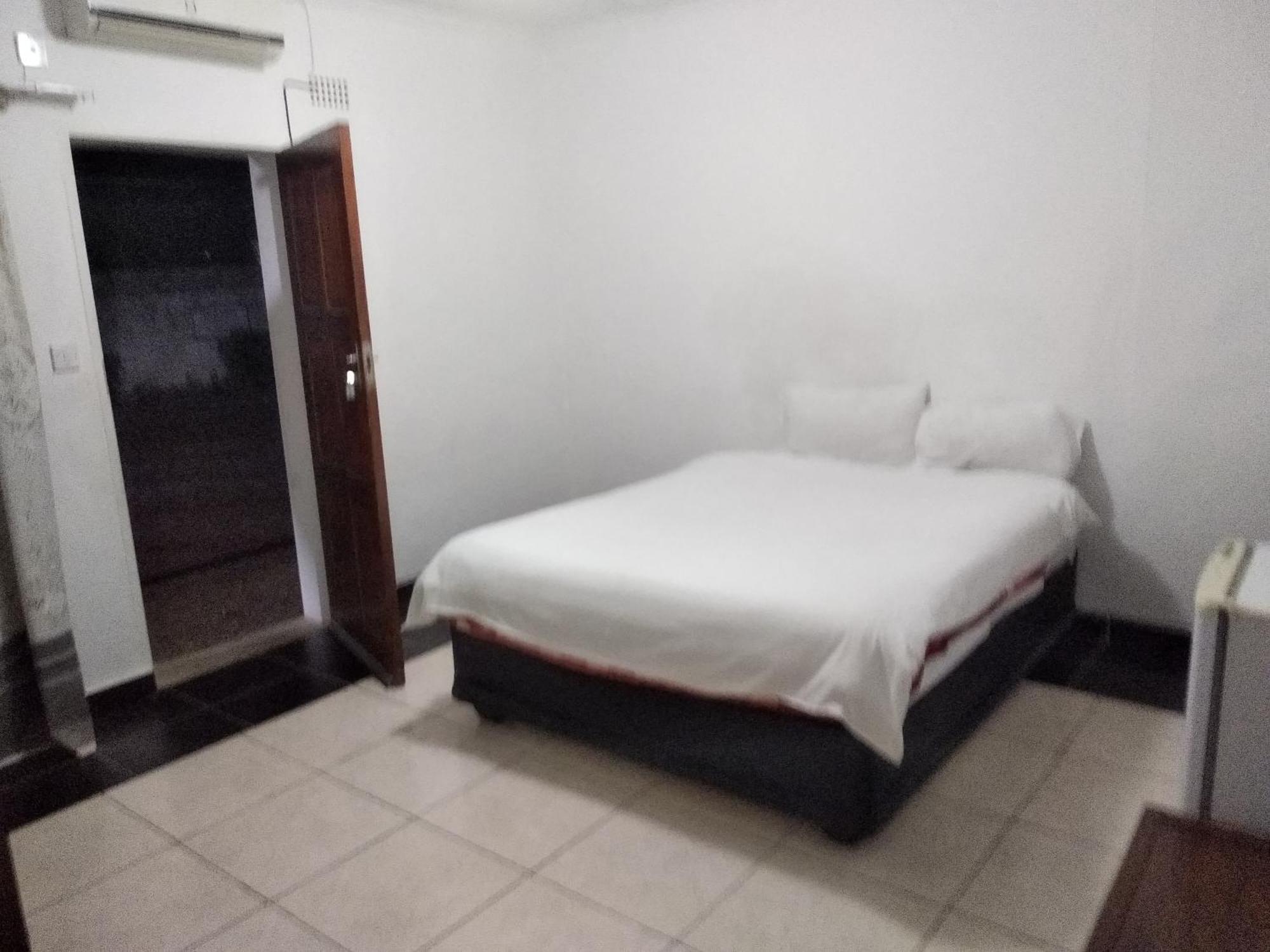 Brackendene Lodge 가보로네 외부 사진