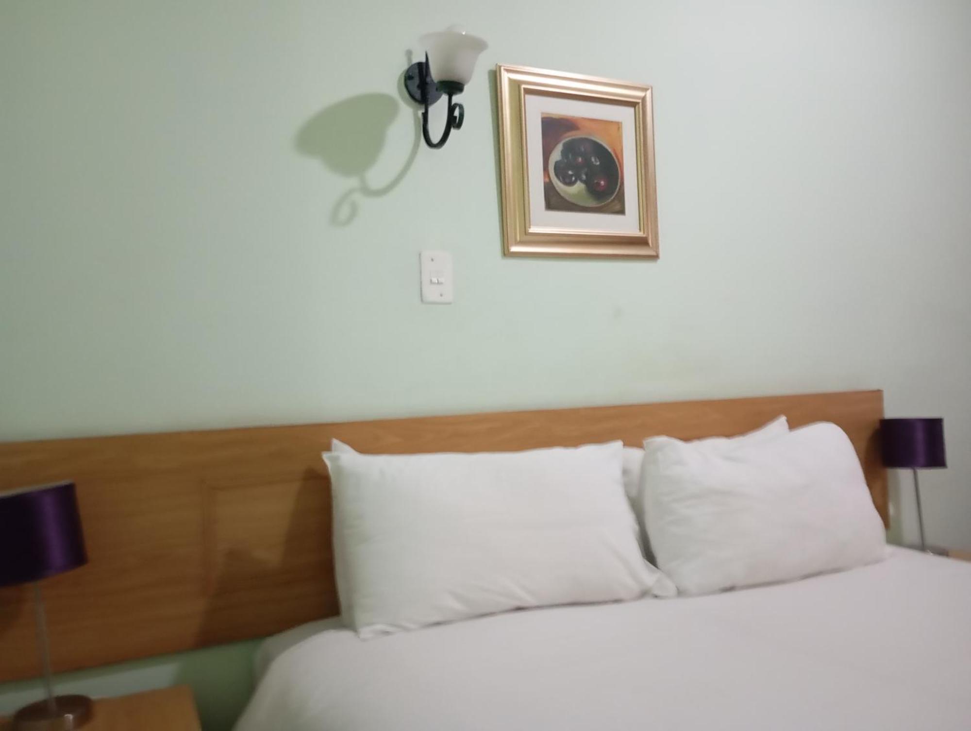 Brackendene Lodge 가보로네 외부 사진